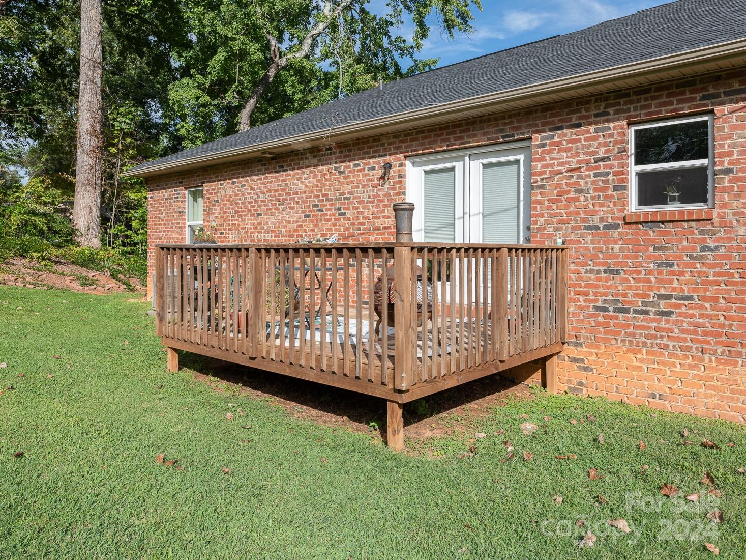 706 Woodside Drive
