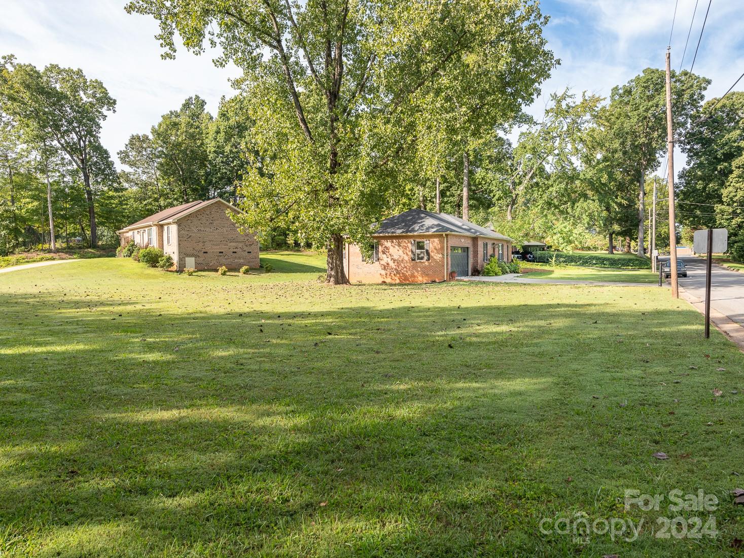 706 Woodside Drive