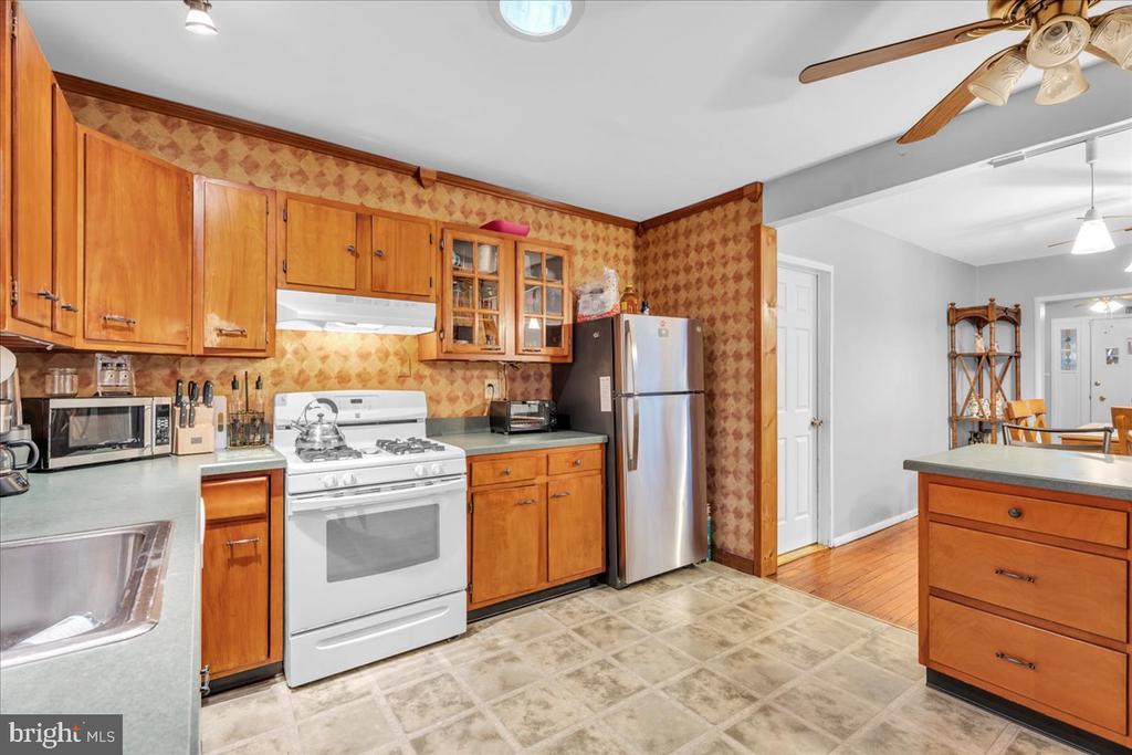 708 HIGHLAND AVENUE