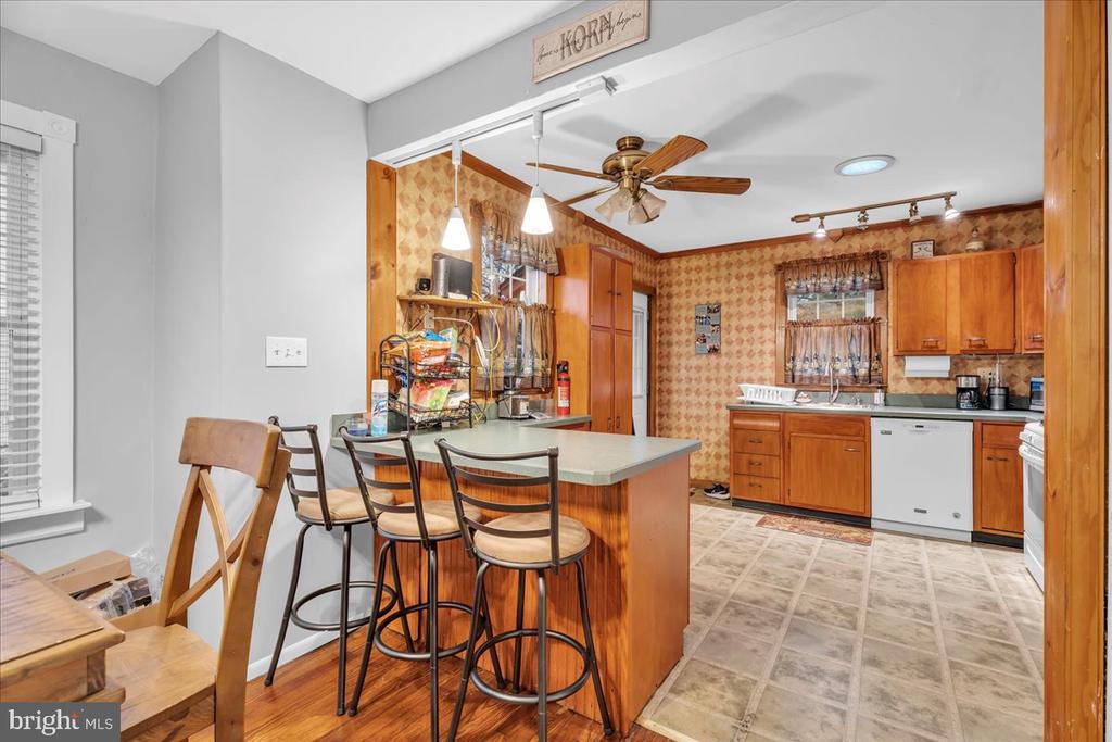 708 HIGHLAND AVENUE