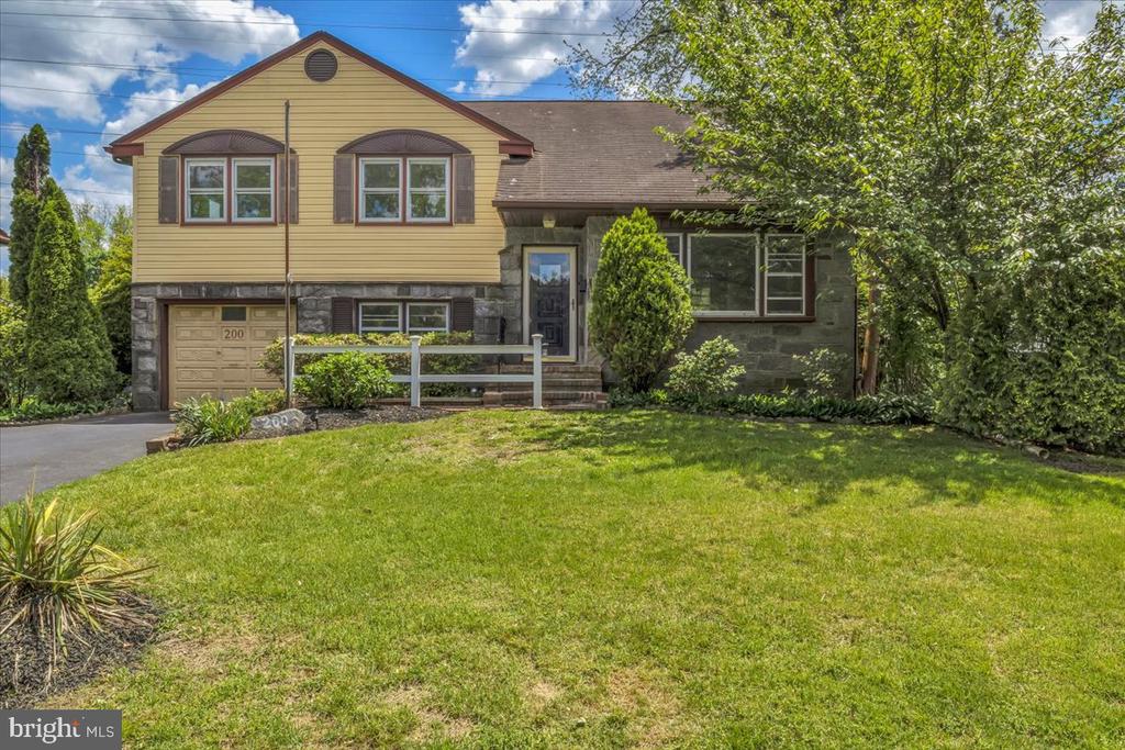 200 BOXWOOD LANE