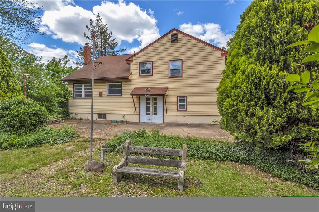 200 BOXWOOD LANE