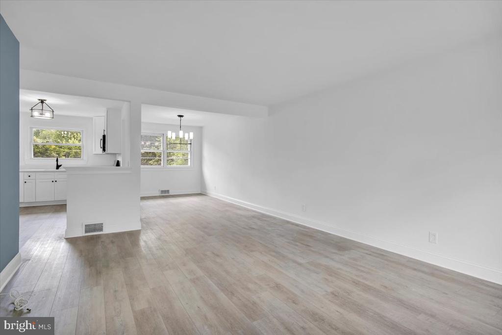 200 BOXWOOD LANE