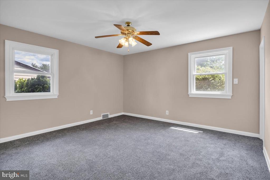 200 BOXWOOD LANE