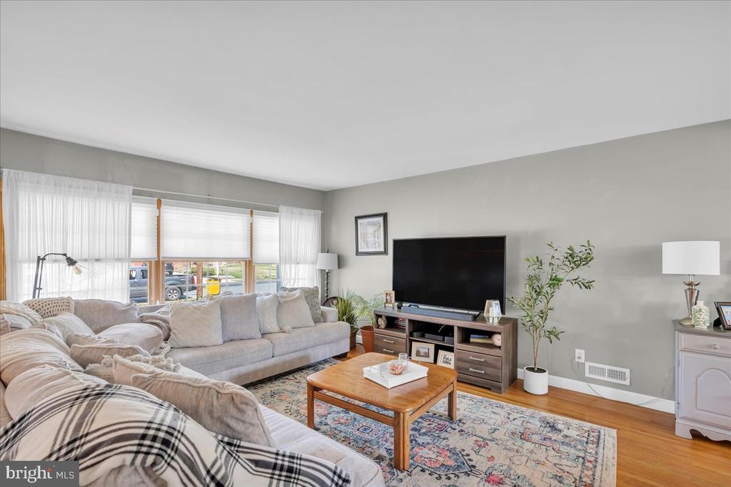 48 DARTMOUTH DRIVE