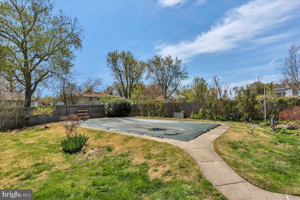48 DARTMOUTH DRIVE