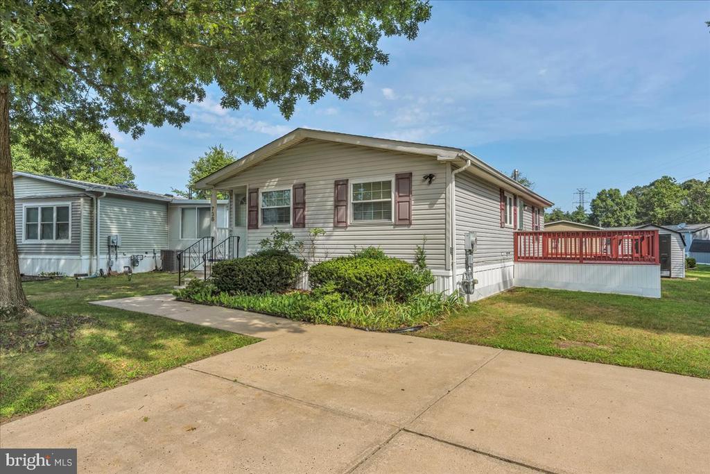 738 SABLE LANE