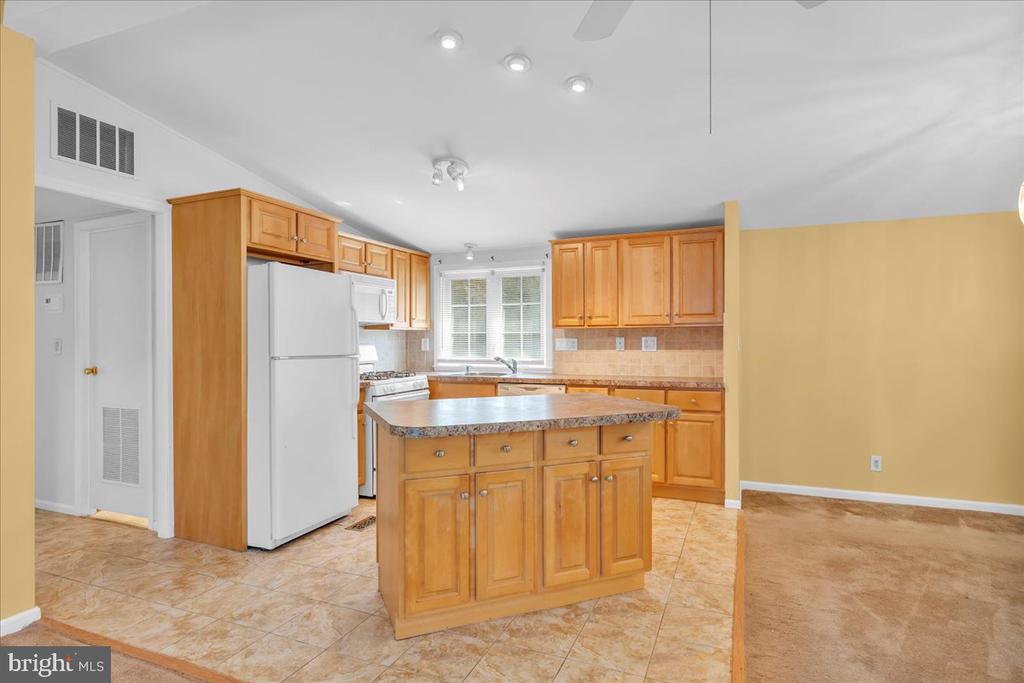 738 SABLE LANE