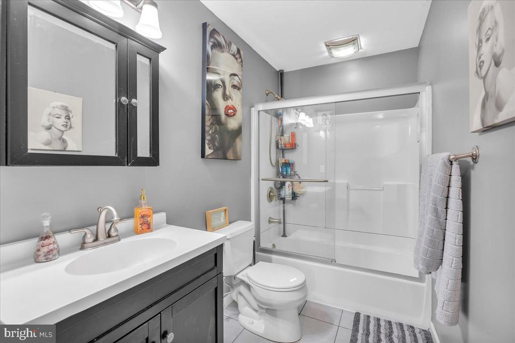 115 E KINGS HIGHWAY Unit: 442