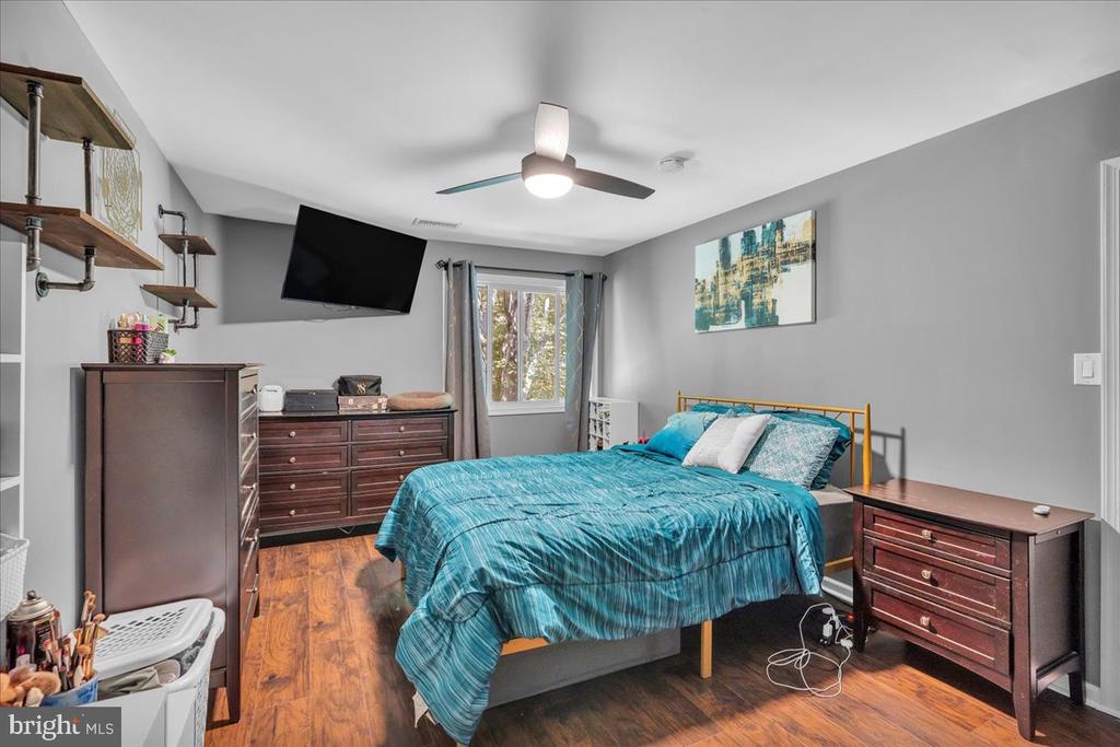 115 E KINGS HIGHWAY Unit: 442