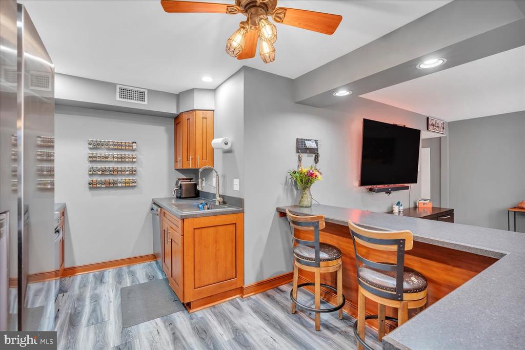 115 E KINGS HIGHWAY Unit: 442