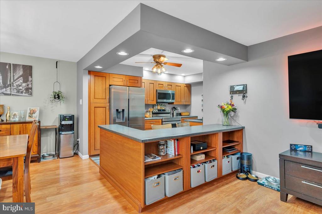115 E KINGS HIGHWAY Unit: 442