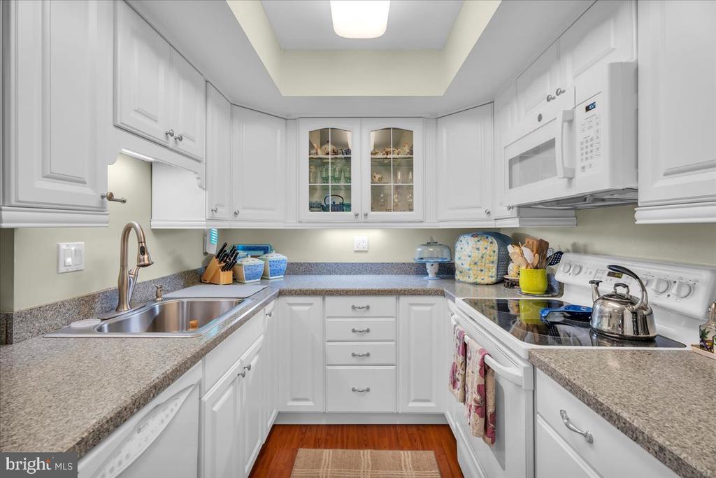 115 E KINGS HIGHWAY Unit: #443