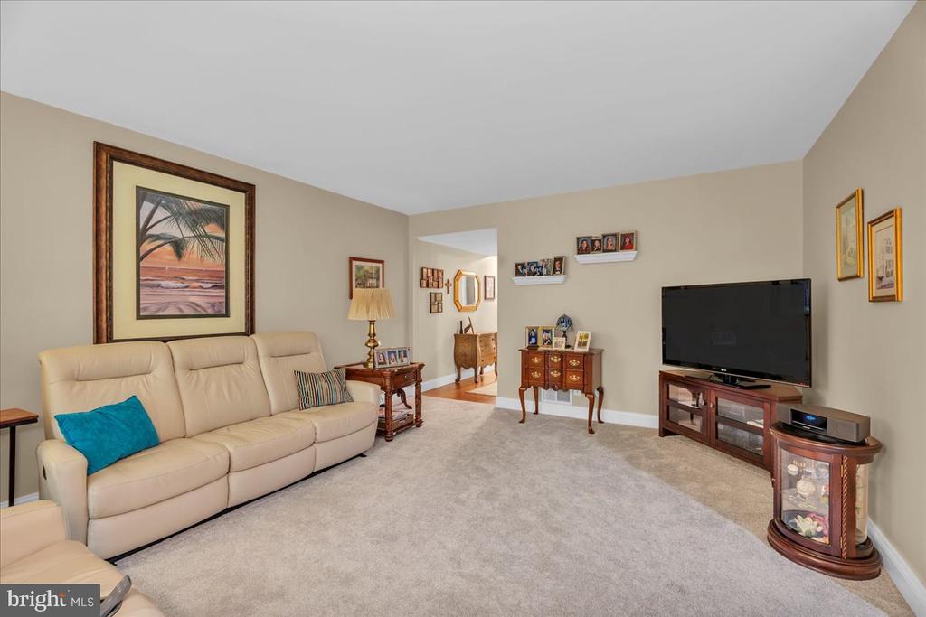 115 E KINGS HIGHWAY Unit: #443