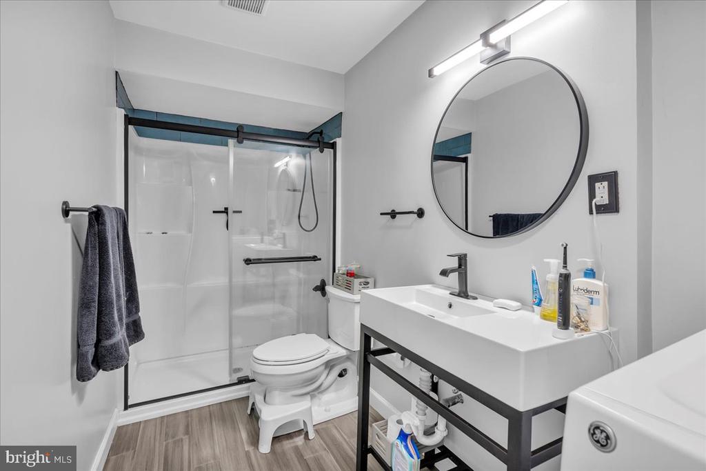 115 E KINGS HIGHWAY Unit: 187