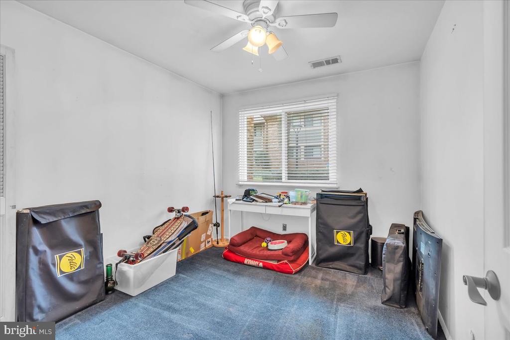 115 E KINGS HIGHWAY Unit: 187