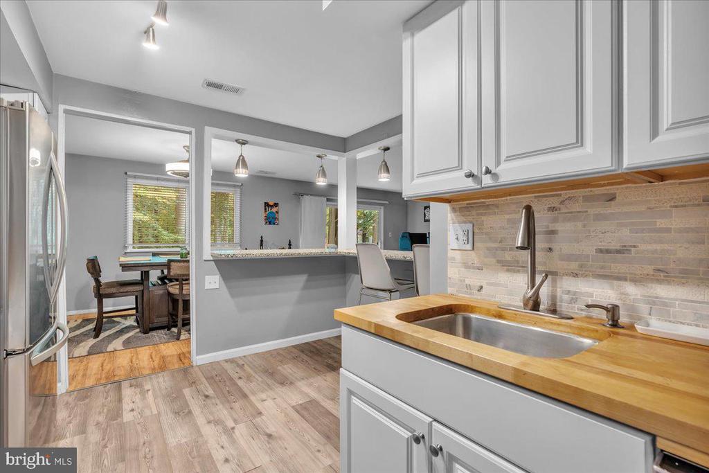 115 E KINGS HIGHWAY Unit: 187