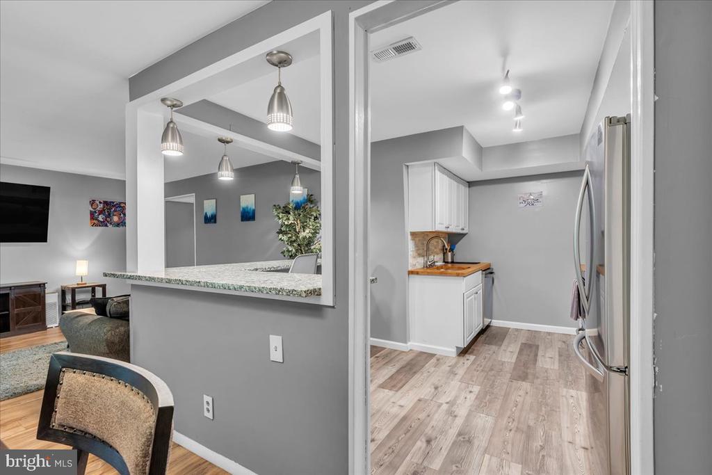 115 E KINGS HIGHWAY Unit: 187
