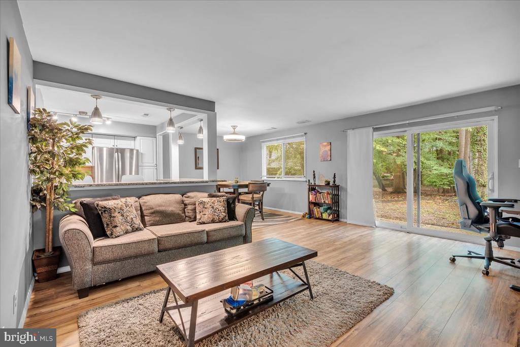 115 E KINGS HIGHWAY Unit: 187