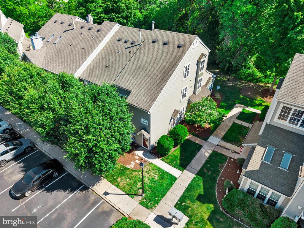 1208B YARMOUTH LANE