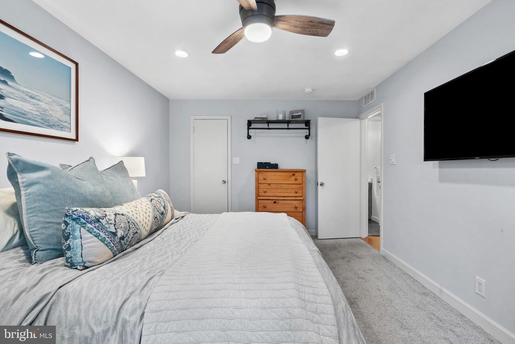 1208B YARMOUTH LANE