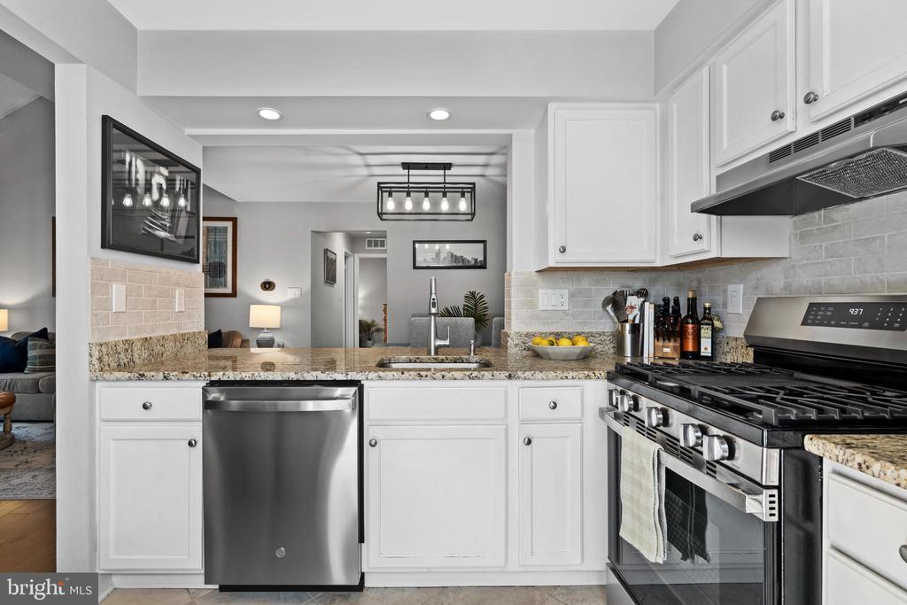 1208B YARMOUTH LANE