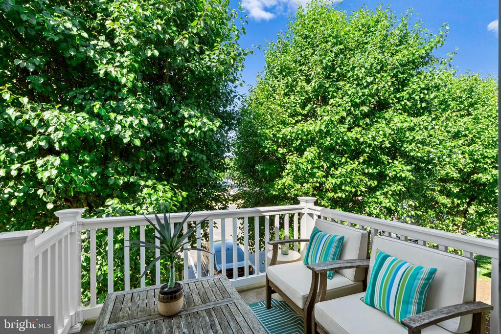 1208B YARMOUTH LANE