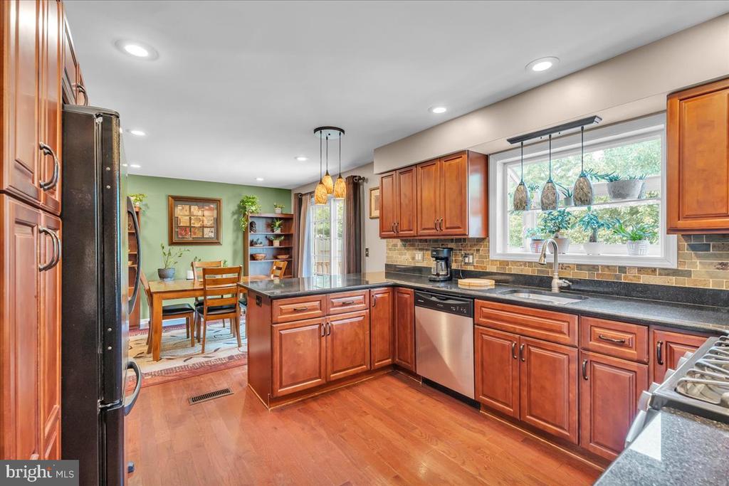 106 VILLINGER AVENUE