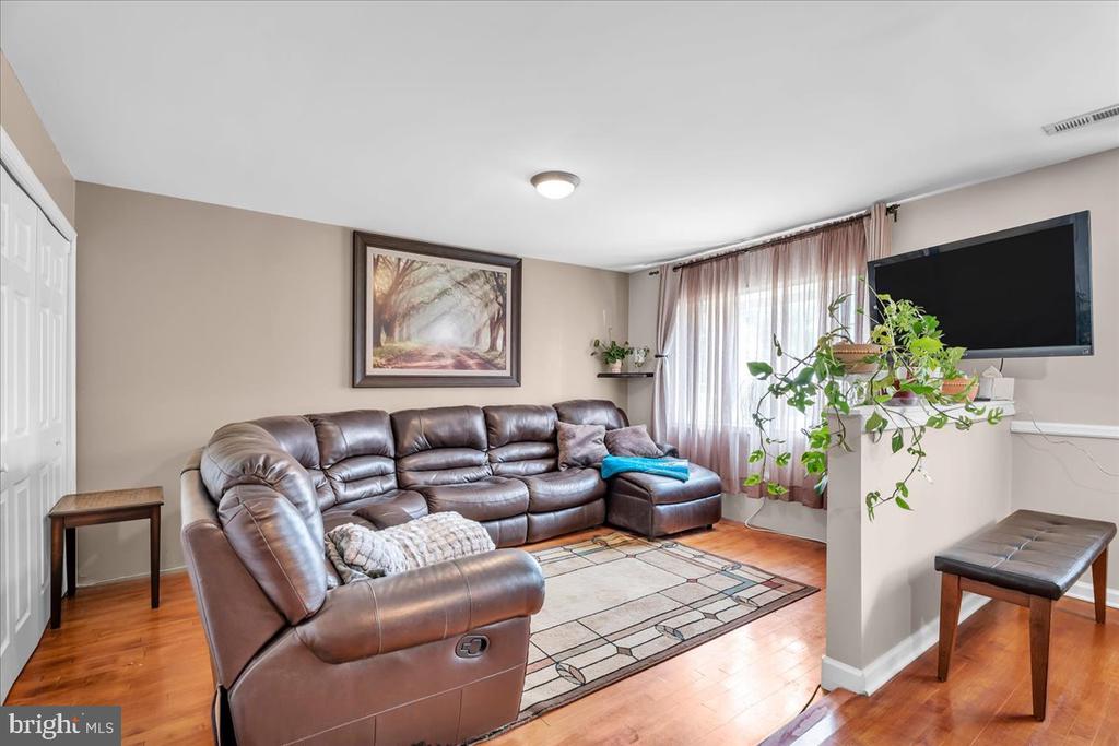 106 VILLINGER AVENUE