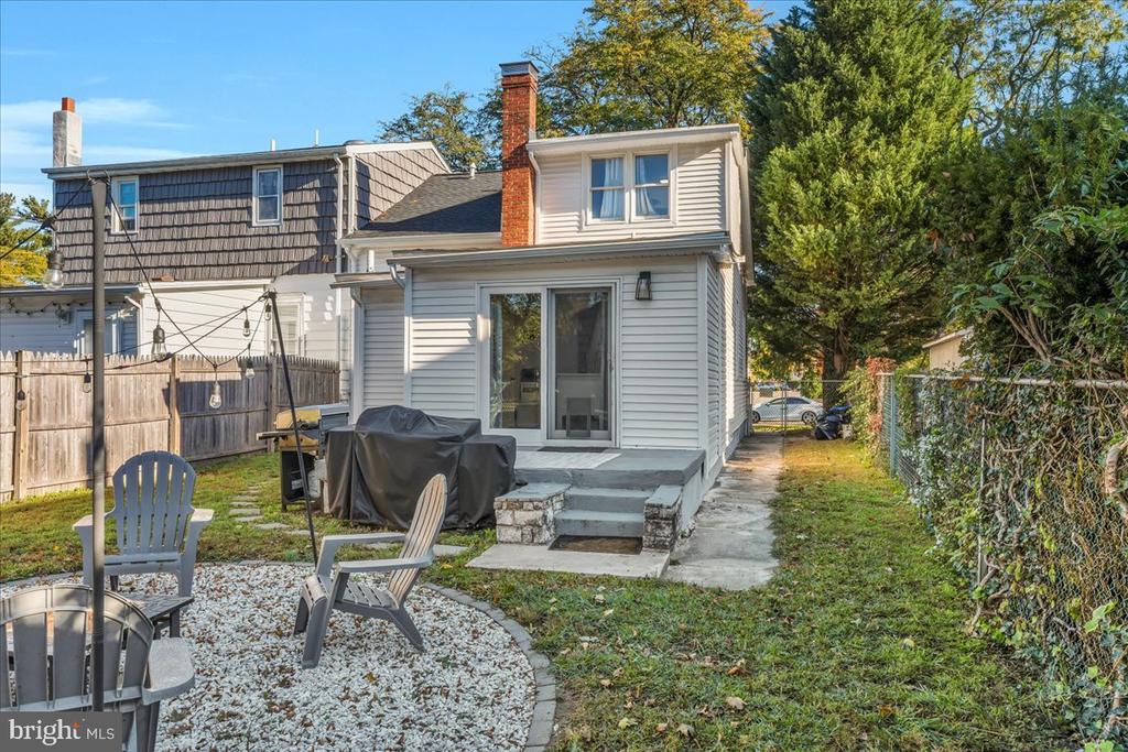 604 LIPPINCOTT AVENUE
