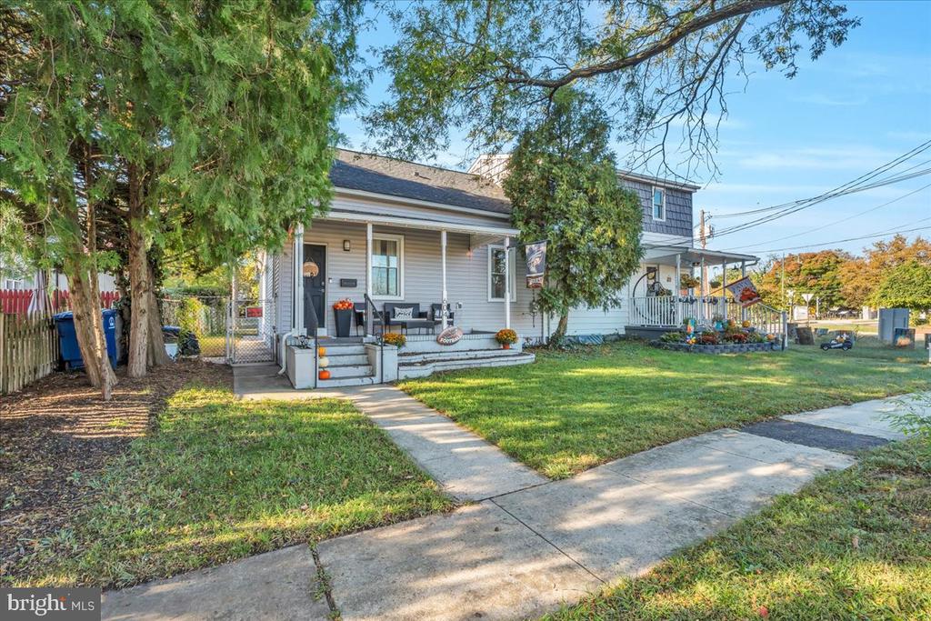 604 LIPPINCOTT AVENUE