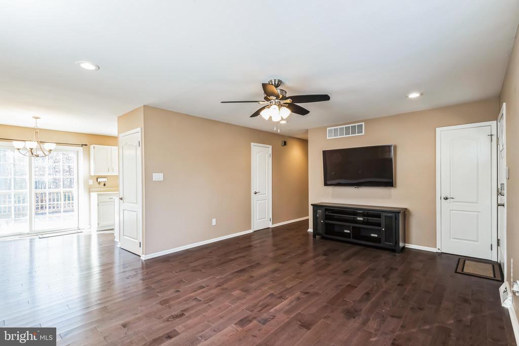 3160 DEERBERRY COURT