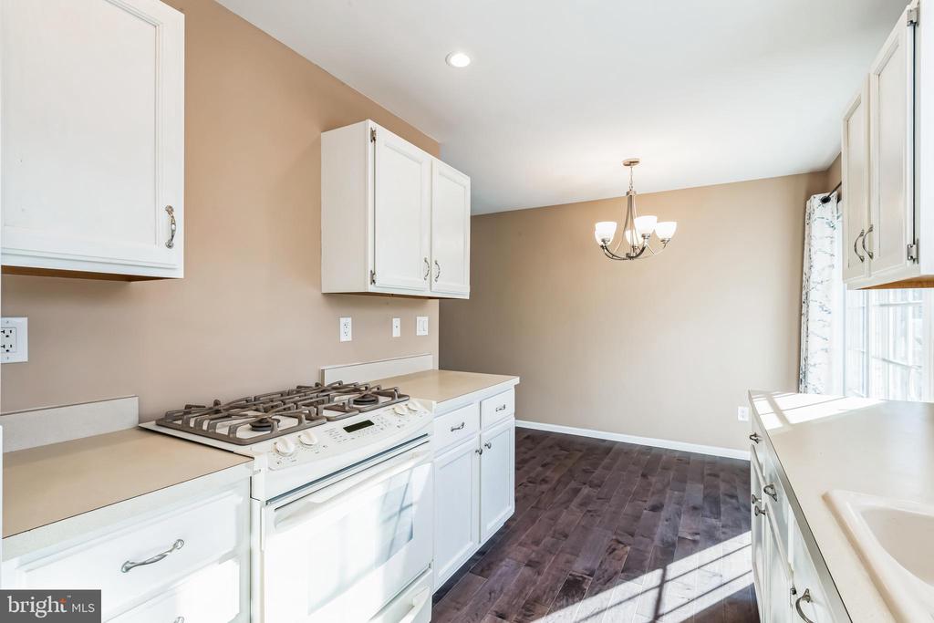 3160 DEERBERRY COURT