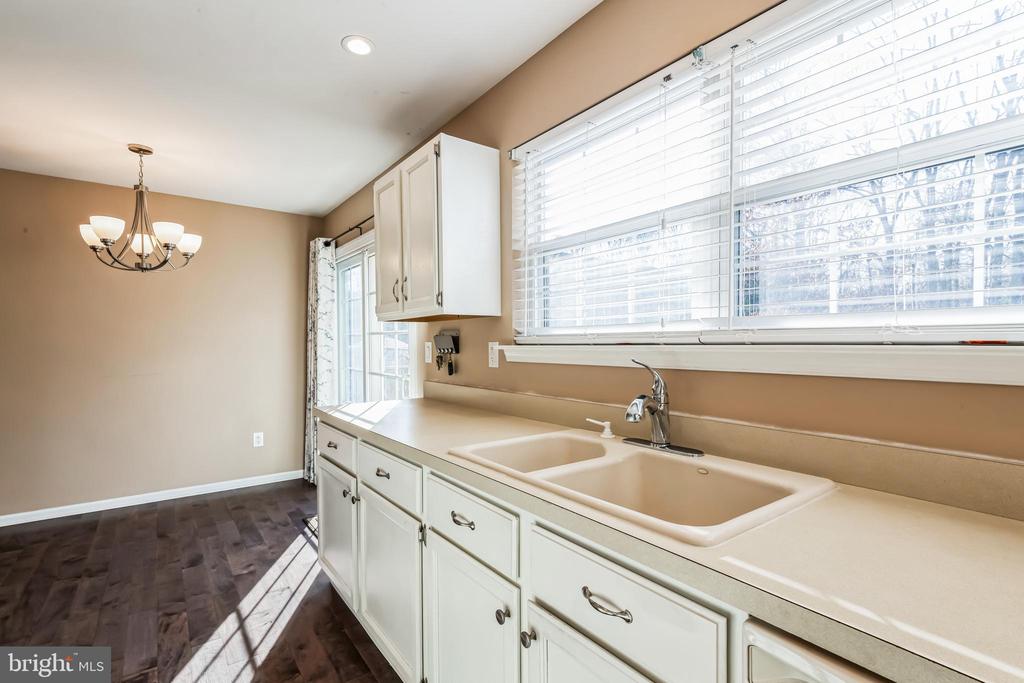 3160 DEERBERRY COURT