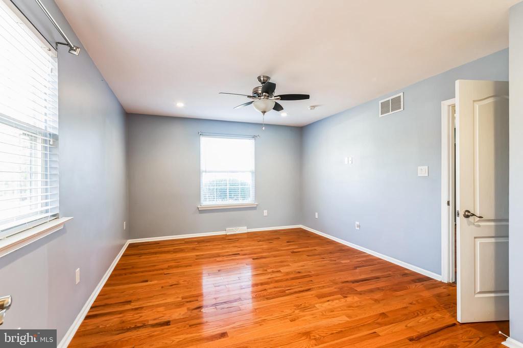 3160 DEERBERRY COURT