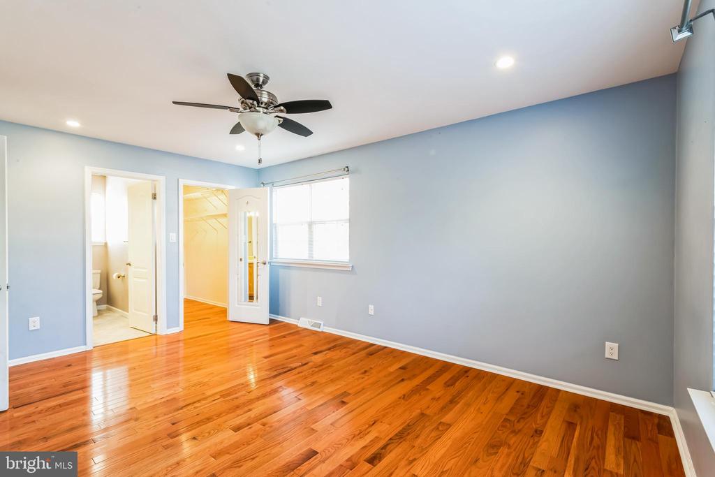 3160 DEERBERRY COURT