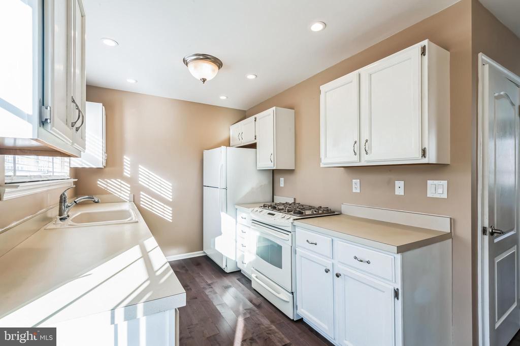 3160 DEERBERRY COURT