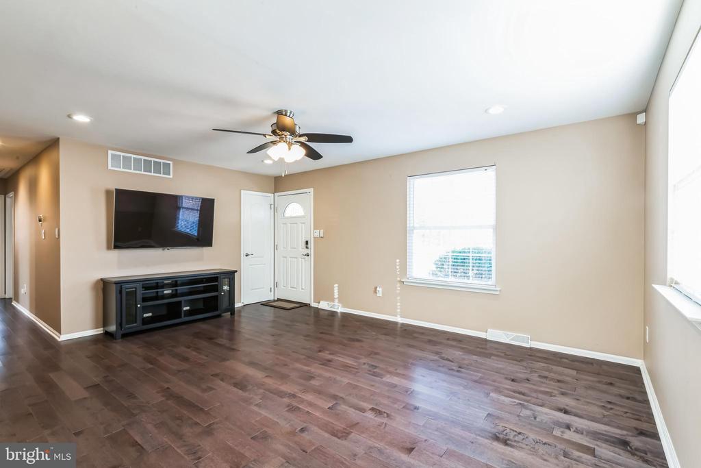 3160 DEERBERRY COURT