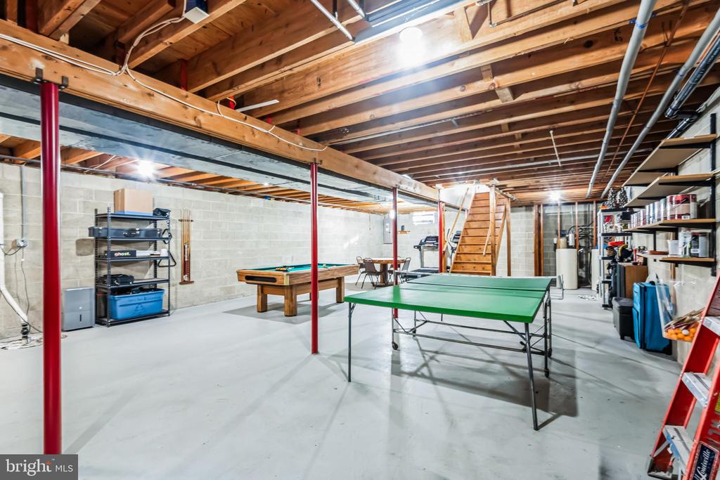 3160 DEERBERRY COURT