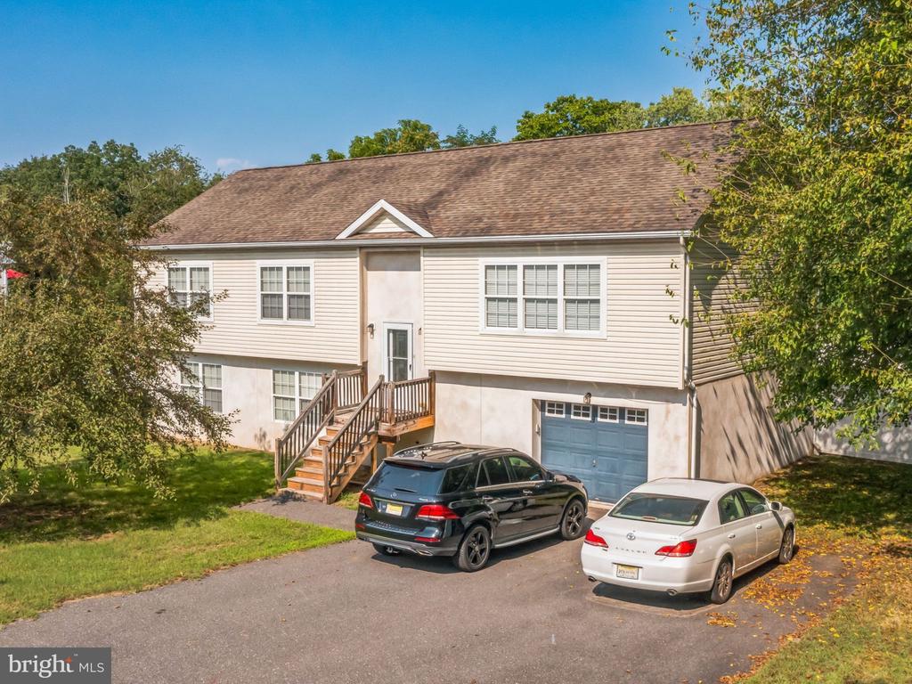 9 GREENLAWN COURT