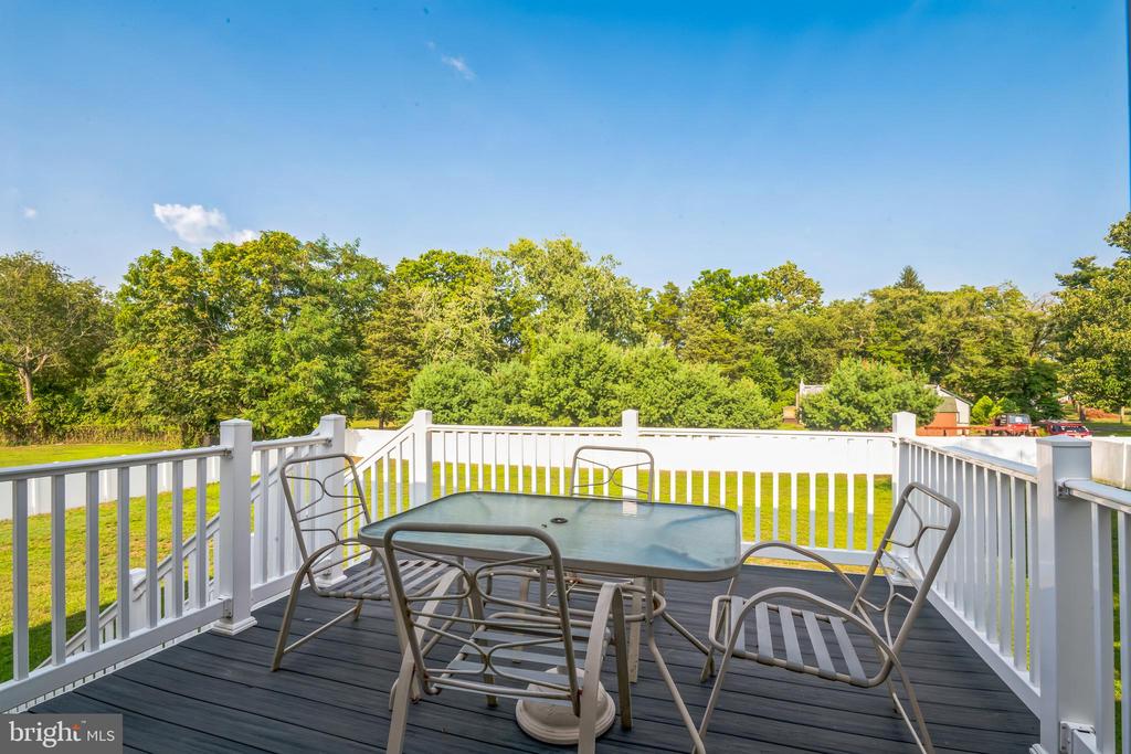 9 GREENLAWN COURT