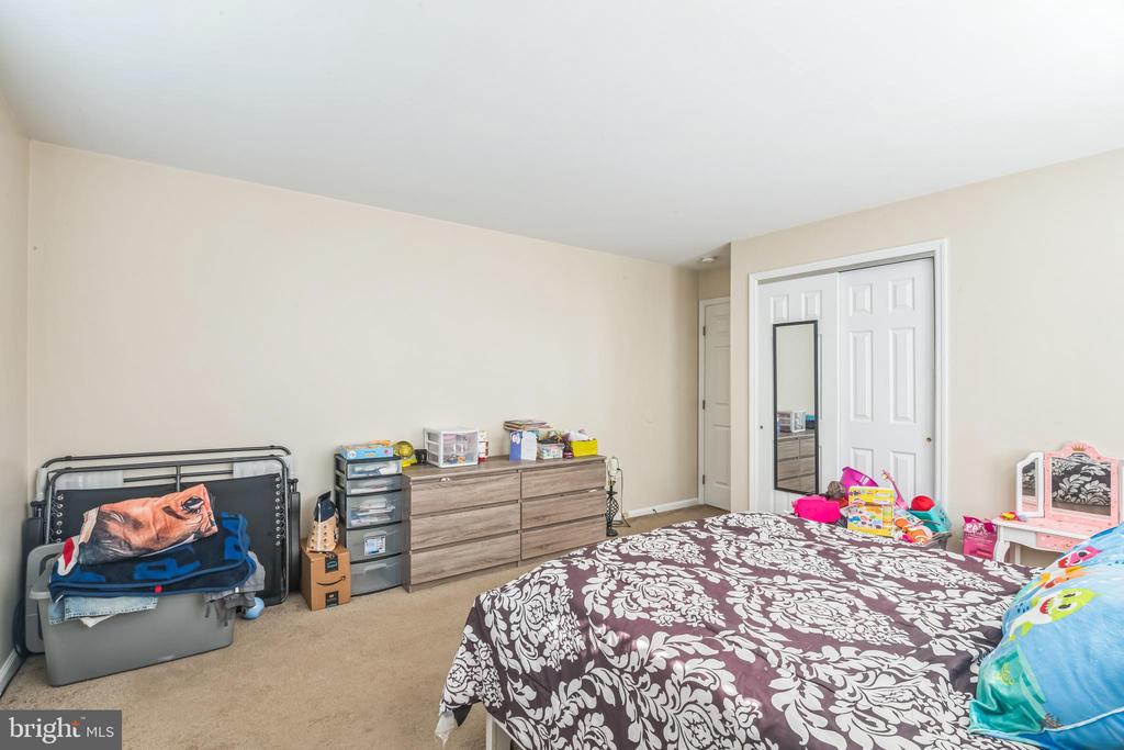 9 GREENLAWN COURT