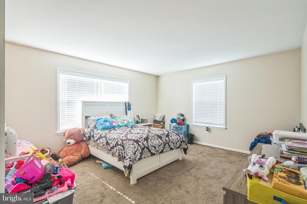 9 GREENLAWN COURT