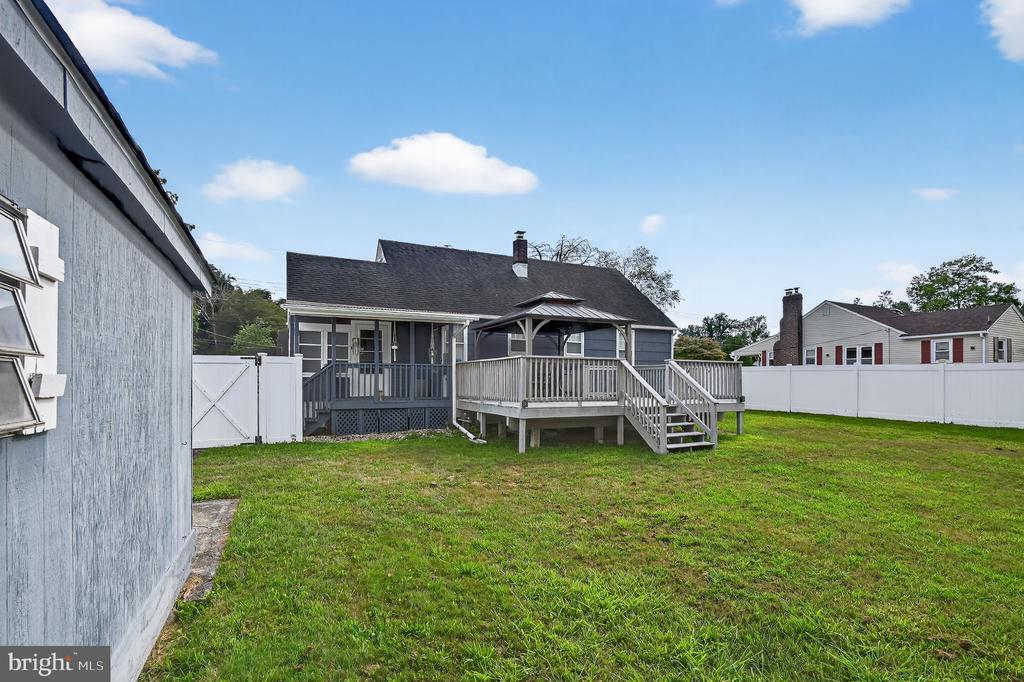 1122 FAIRMOUNT AVENUE