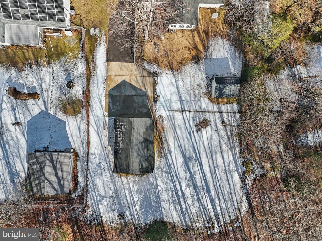 2431 MISTLETOE LANE