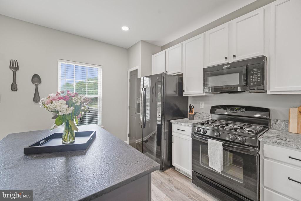 2102 E OAK ROAD Unit: H2