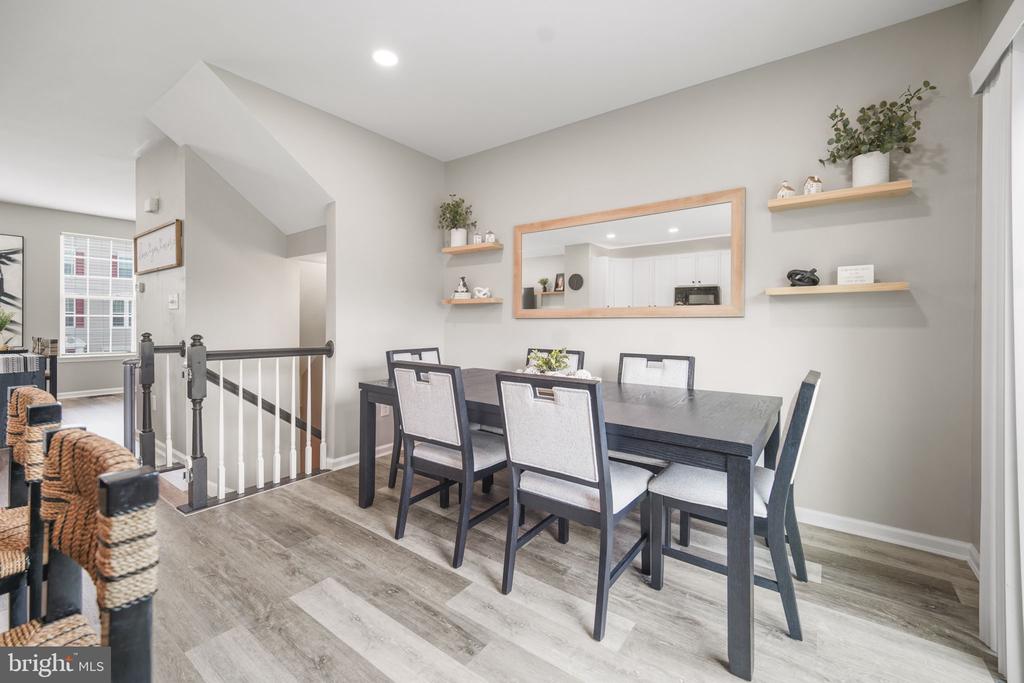 2102 E OAK ROAD Unit: H2