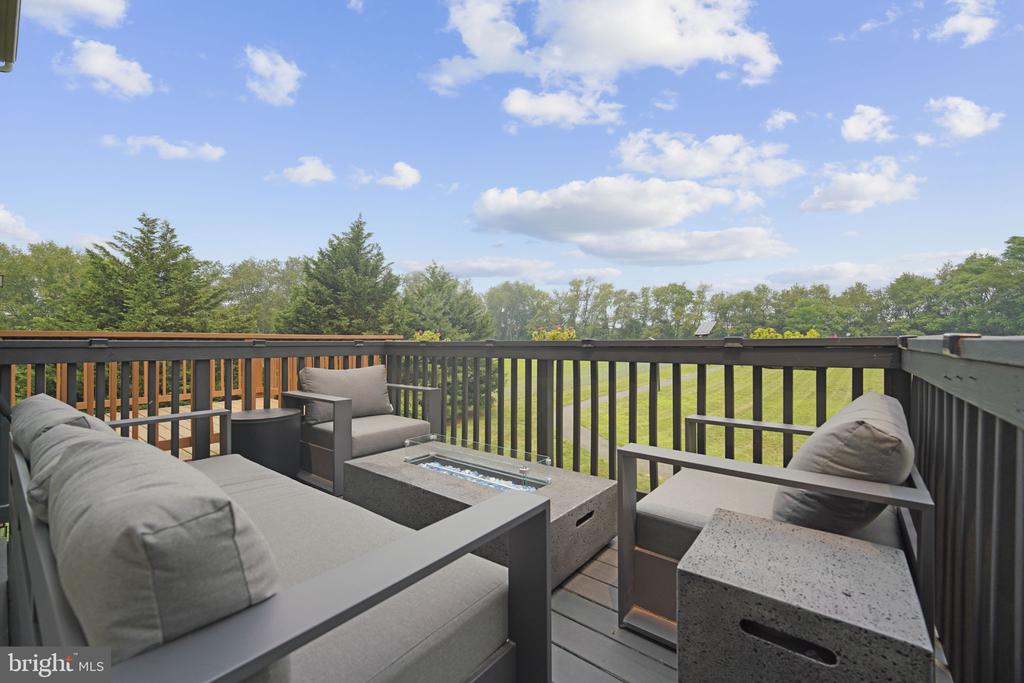 2102 E OAK ROAD Unit: H2