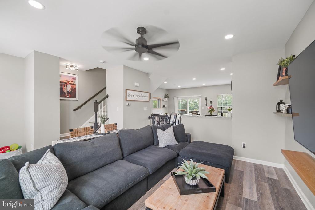 2102 E OAK ROAD Unit: H2