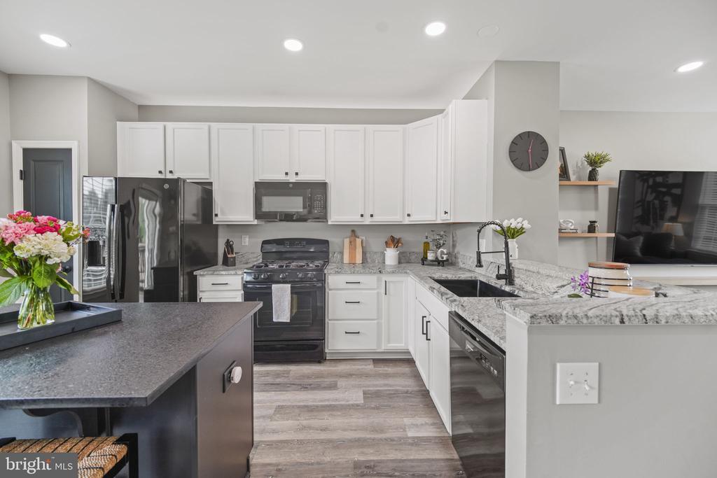 2102 E OAK ROAD Unit: H2